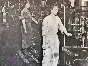 Drill press operators at Bethlehem Steel during WWI